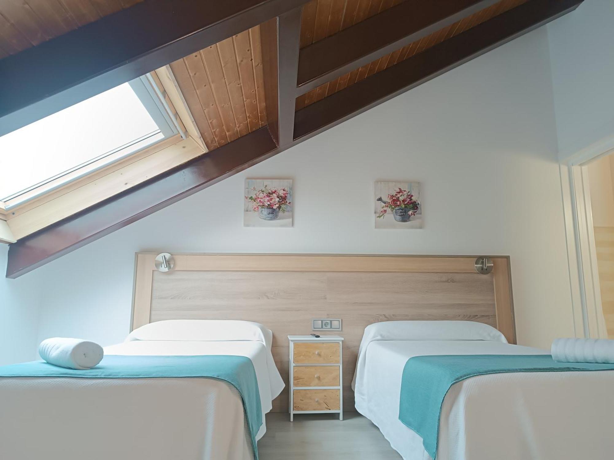 Apartamentos Turisticos Avila Puerta De Los Leales 1-2 Esterno foto