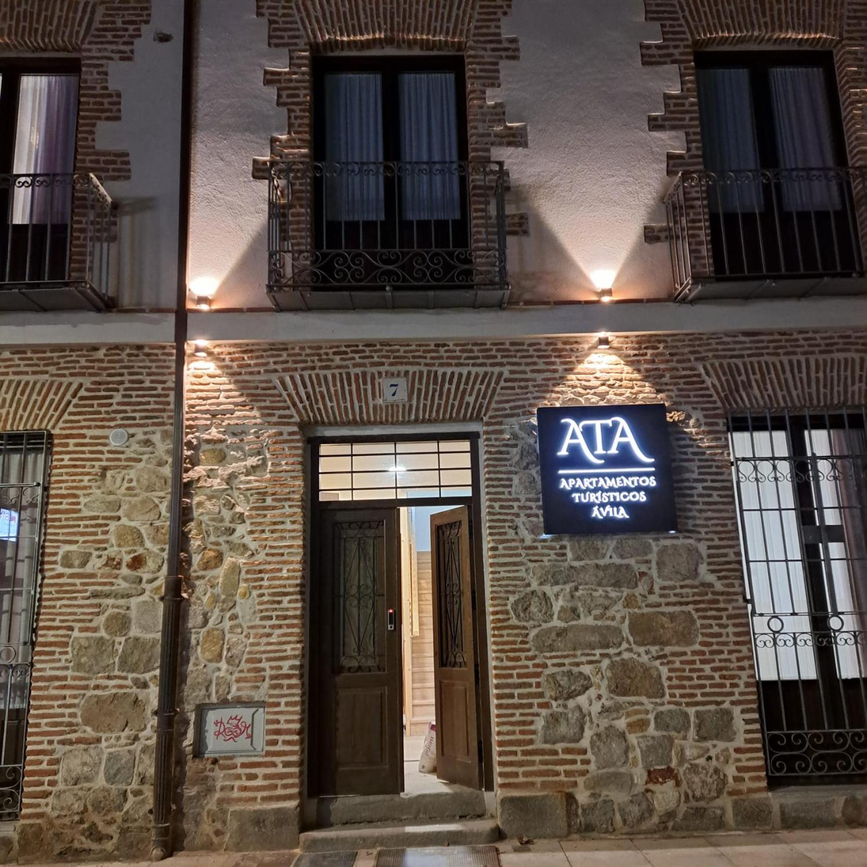 Apartamentos Turisticos Avila Puerta De Los Leales 1-2 Esterno foto