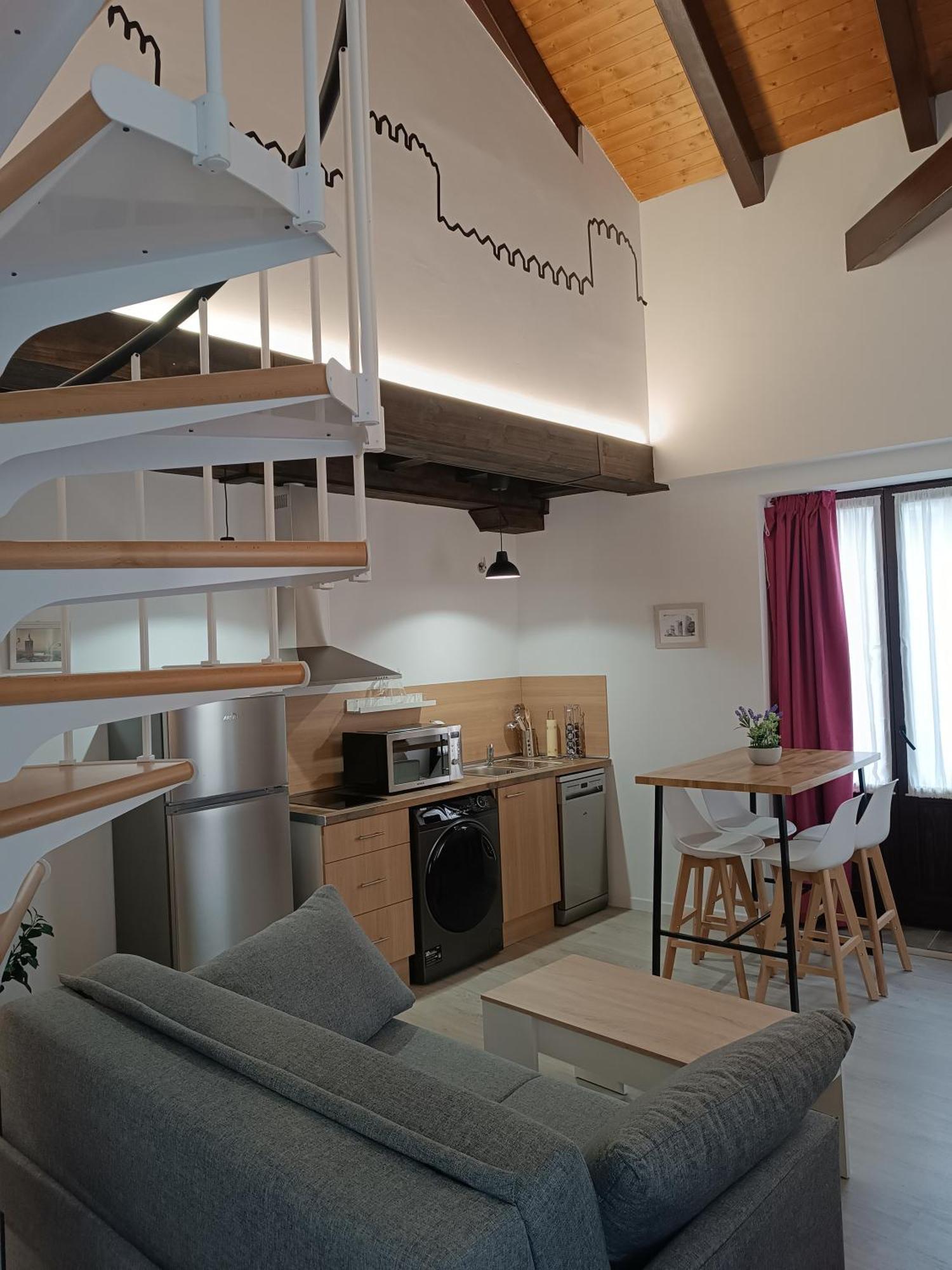 Apartamentos Turisticos Avila Puerta De Los Leales 1-2 Esterno foto